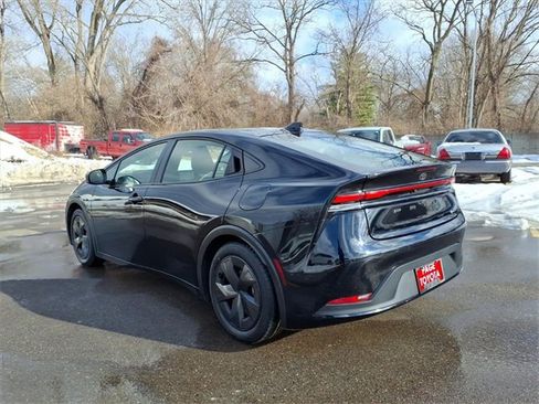Certified 2024 Toyota Prius LE image 5