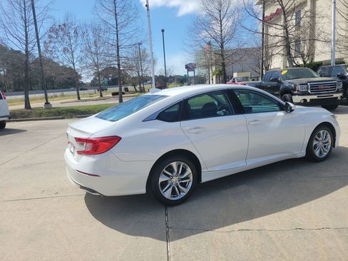 Used 2018 Honda Accord LX image 7