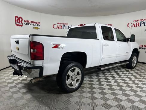 Used 2011 Chevrolet Silverado 2500 LTZ w/ LTZ Plus Package AWD/4WD image 7