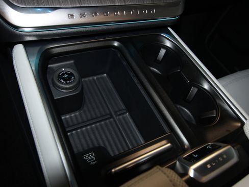 New 2026 Ford Expedition Platinum image 15