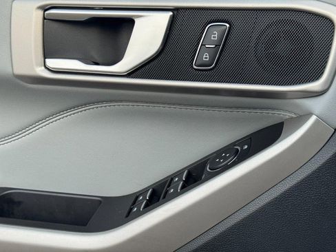 Used 2024 Ford Explorer XLT w/ Equipment Group 202A image 25