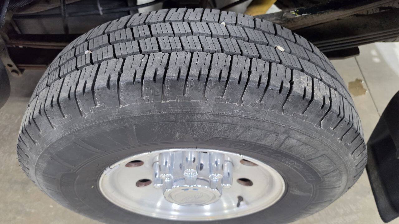 Used 2000 Ford F250 XLT RWD image 14