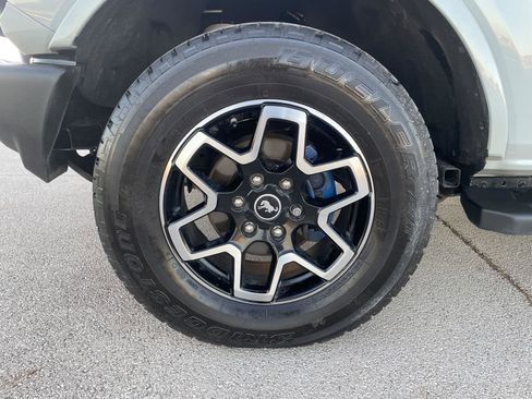 Used 2023 Ford Bronco Outer Banks image 32
