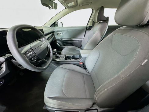 Used 2025 Kia K4 FWD image 13