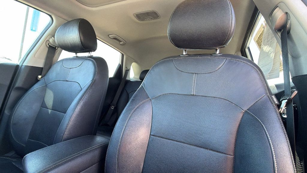 Used 2017 Kia Niro Touring w/ Advanced Technology Package FWD image 11