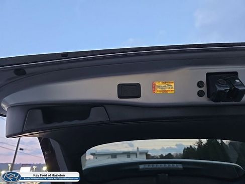 Used 2020 Toyota RAV4 Limited AWD/4WD image 24