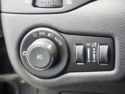 Certified 2020 Jeep Cherokee Trailhawk w/ Cold Weather Group image 30