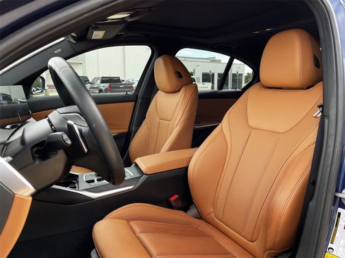 Used 2023 BMW 330i Sedan w/ Premium Package image 23