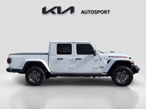 Used 2024 Jeep Gladiator Mojave image 8