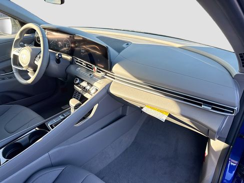 New 2025 Hyundai Elantra SEL image 21