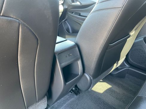 Used 2025 Buick Envista Preferred image 22