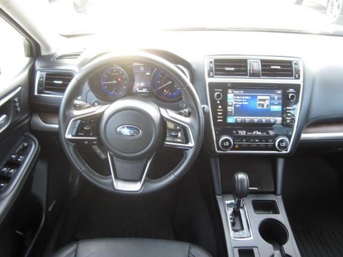 Used 2018 Subaru Outback 2.5i Limited AWD/4WD image 10