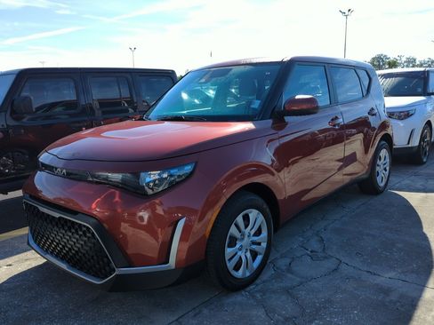 Certified 2024 Kia Soul LX image 8