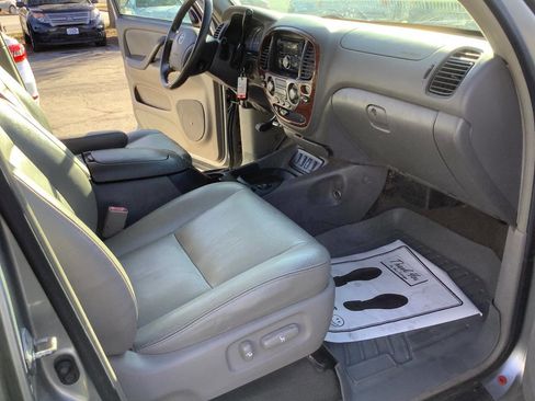 Used 2007 Toyota Sequoia SR5 image 31