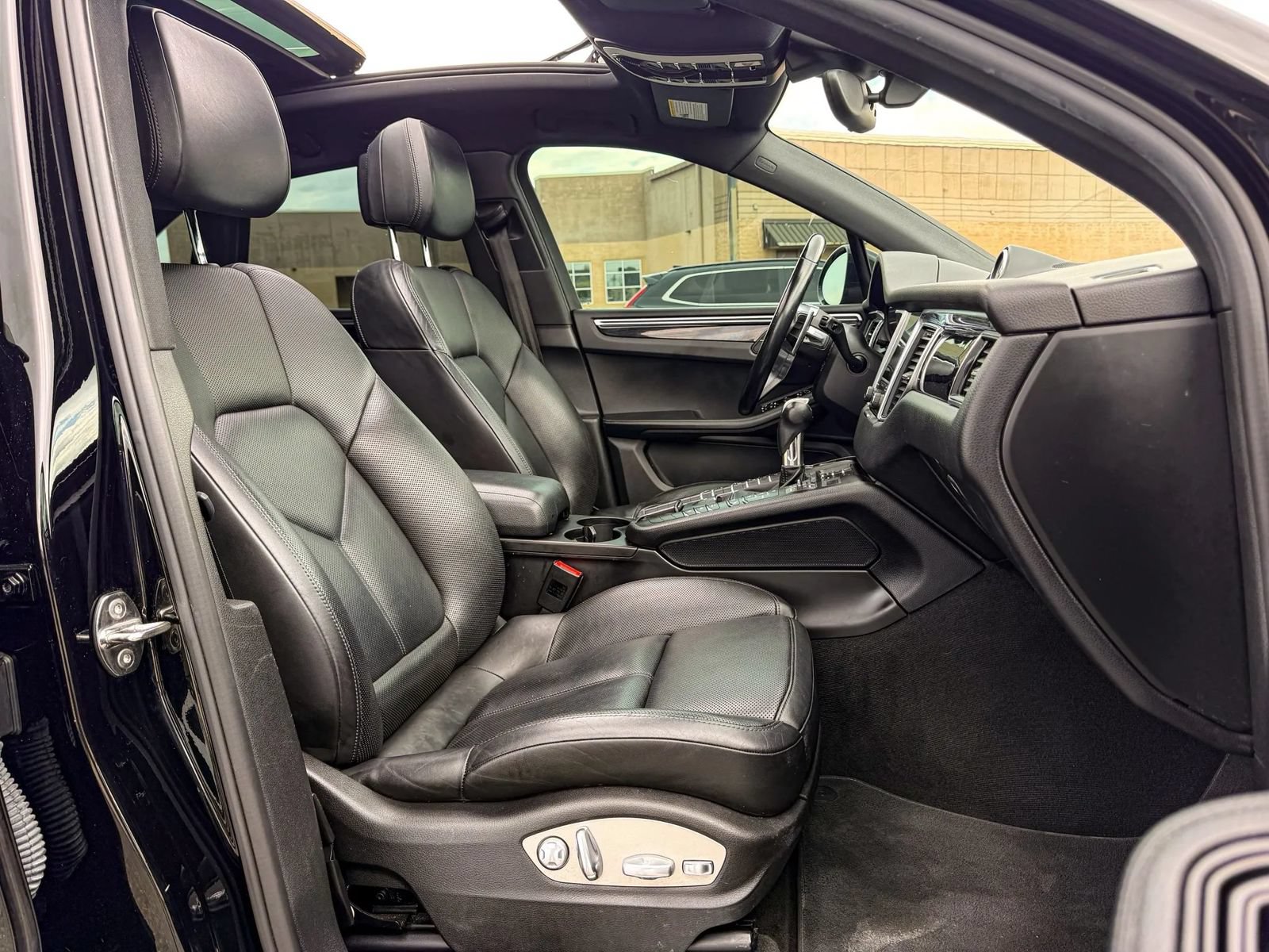 Used 2017 Porsche Macan S AWD/4WD image 9