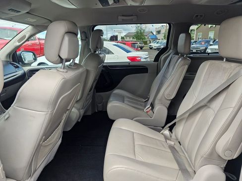 Used 2011 Chrysler Town & Country Limited FWD image 19