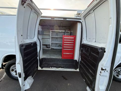 Used 2016 GMC Savana 2500 Van 3D image 16