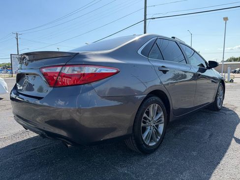 Used 2015 Toyota Camry SE FWD image 5