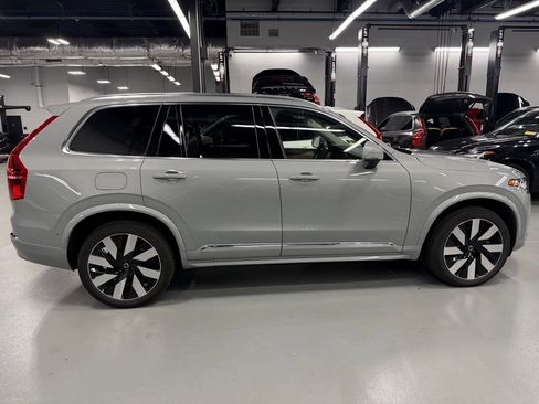 Used 2024 Volvo XC90 T8 Plus w/ Protection Package Premier AWD/4WD image 3
