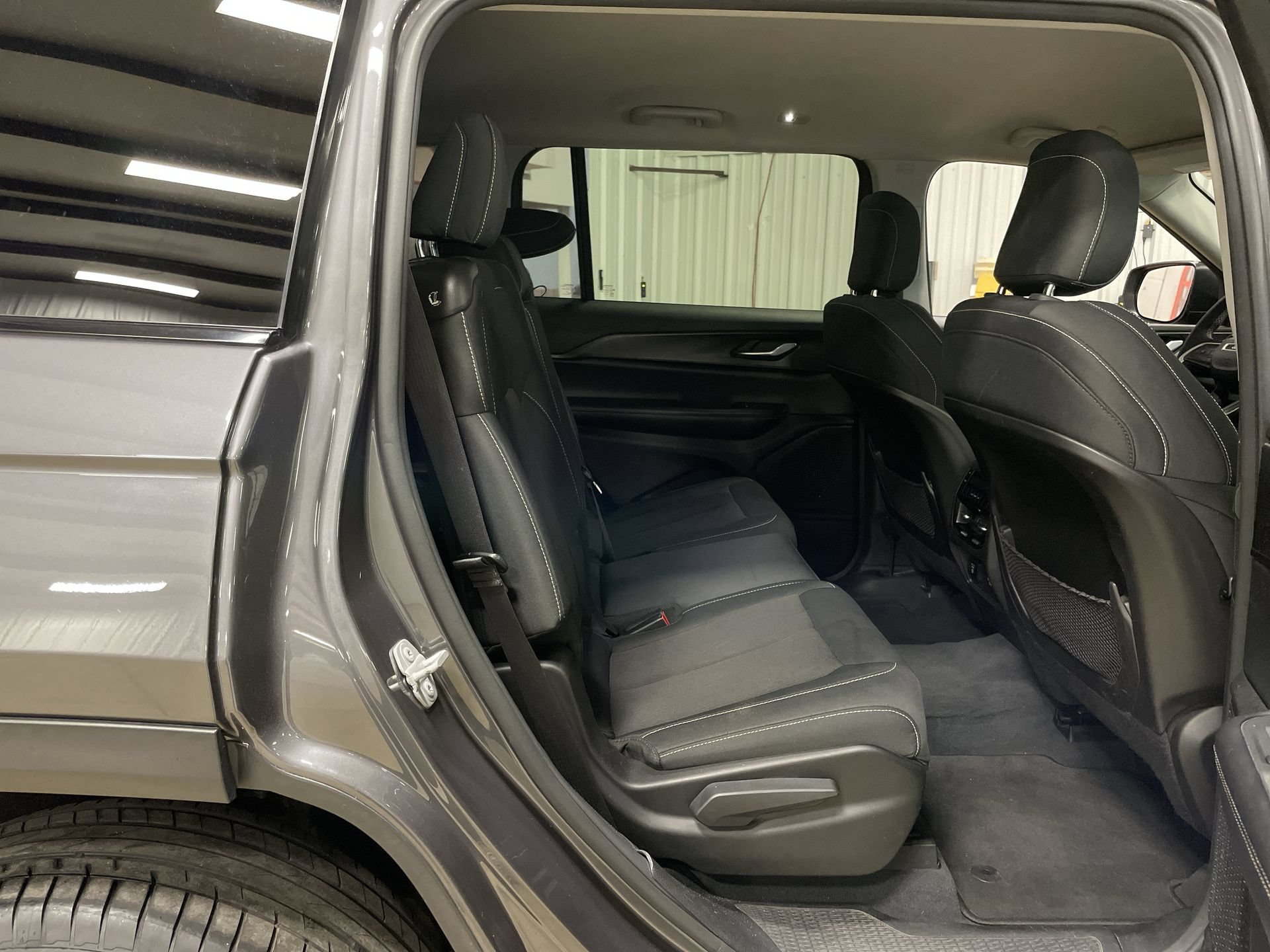 Used 2023 Jeep Grand Cherokee L Laredo w/ Luxury Tech Group I AWD/4WD image 29
