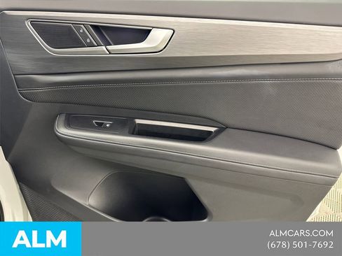 Used 2025 Volkswagen Atlas Cross Sport SE image 18