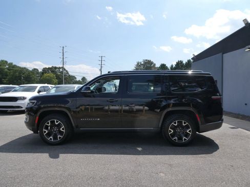 Used 2022 Jeep Wagoneer Series III w/ Premium Group I AWD/4WD image 9