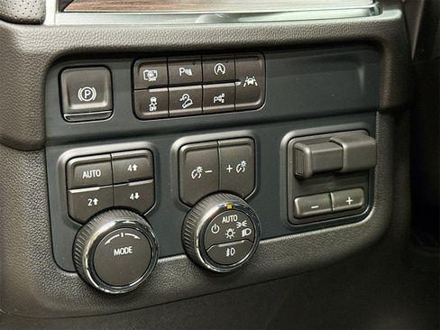 New 2026 Chevrolet Tahoe Premier w/ Sun And Tow Package image 10