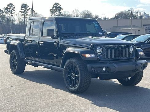 Used 2025 Jeep Gladiator Sport image 36