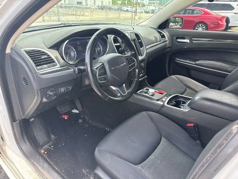 Used 2019 Chrysler 300 Touring w/ Sport Appearance Package AWD/4WD image 10