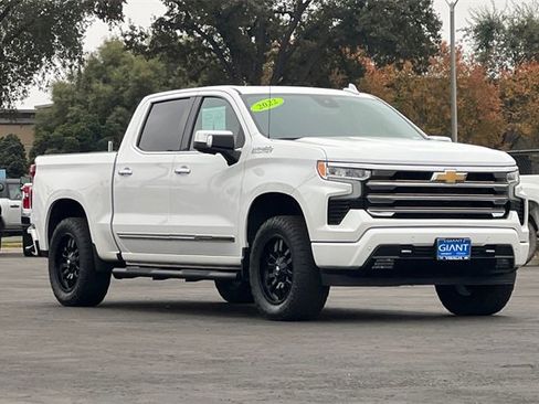 Used 2022 Chevrolet Silverado 1500 High Country w/ High Country Premium Package image 2