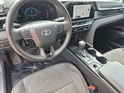 Used 2025 Toyota Camry LE FWD image 11