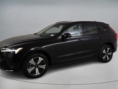 Certified 2025 Volvo XC60 T8 Core w/ Protection Package Premier AWD/4WD image 8
