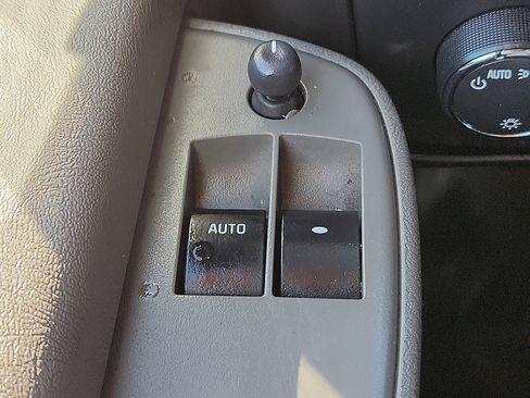 Used 2016 Chevrolet Express 2500 RWD image 15