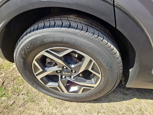 Used 2023 Kia Sportage LX image 7