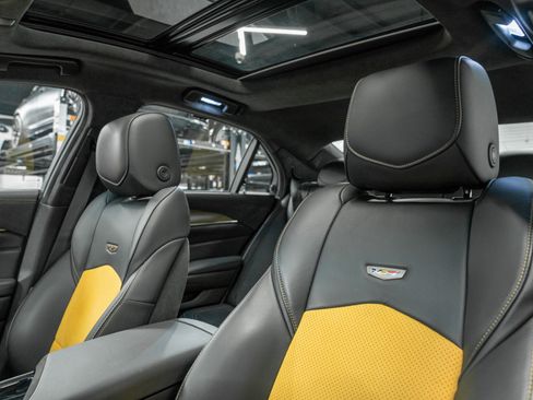 Used 2019 Cadillac CTS V w/ Luxury Package image 17