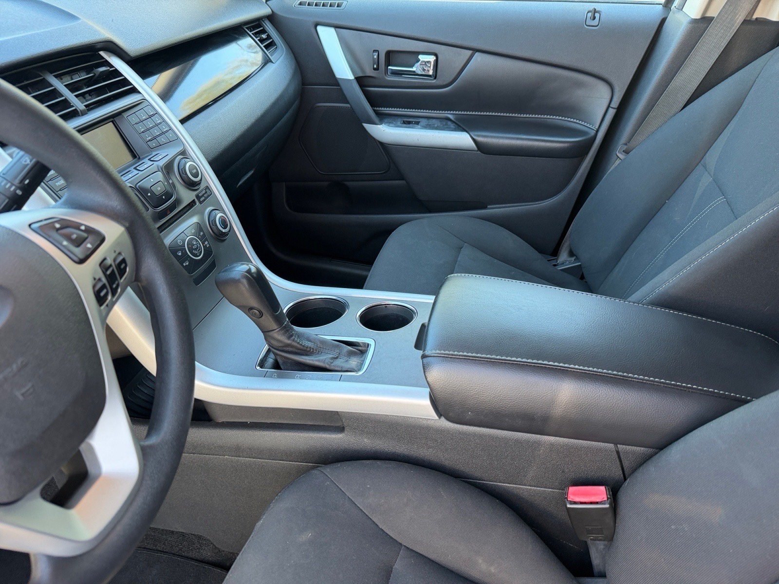 Used 2011 Ford Edge SE FWD image 12
