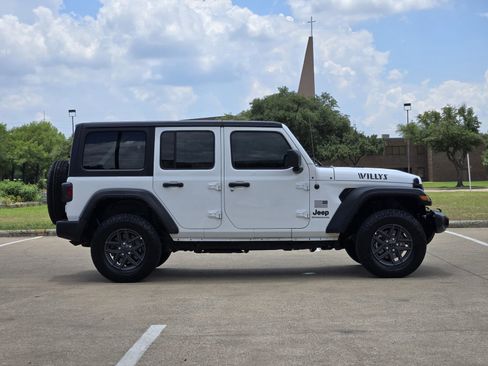 Used 2023 Jeep Wrangler Unlimited Sport AWD/4WD image 7