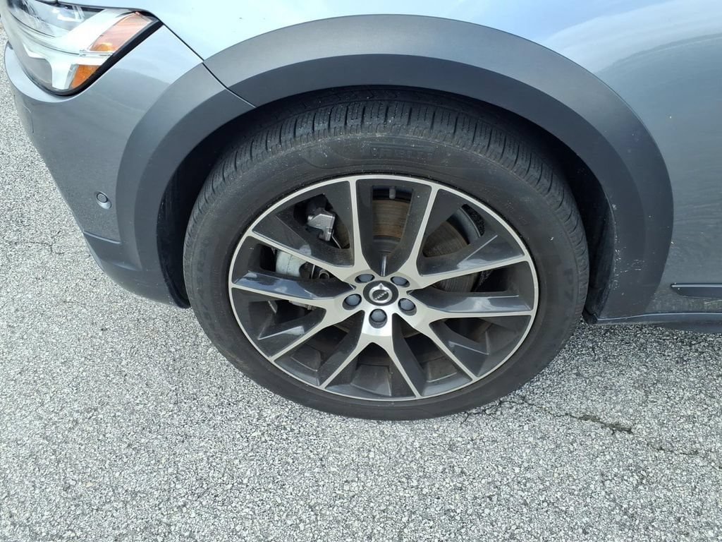 Used 2020 Volvo V90 T6 Cross Country AWD/4WD image 6