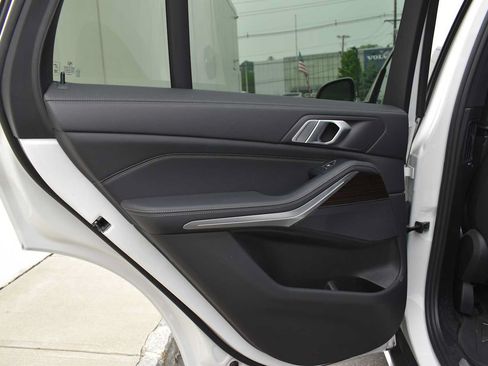Used 2019 BMW X5 xDrive40i AWD/4WD image 9