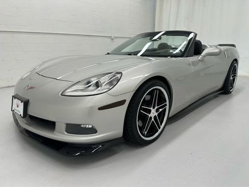 Used 2007 Chevrolet Corvette Convertible w/ Preferred Equipment Group RWD image 4