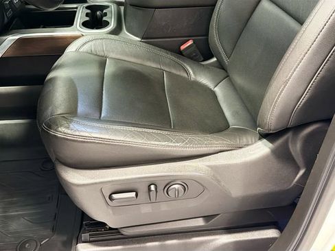 Used 2019 GMC Sierra 1500 SLT image 17