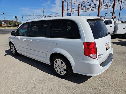 Used 2016 Dodge Grand Caravan SE w/ Quick Order Package 29E SE FWD image 4