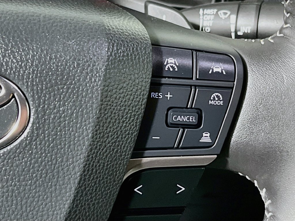 Used 2025 Toyota Camry SE FWD image 17