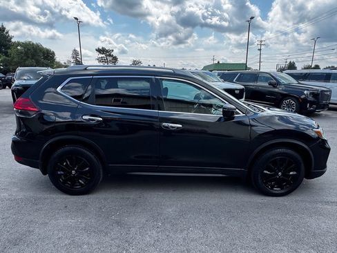Used 2017 Nissan Rogue AWD image 7