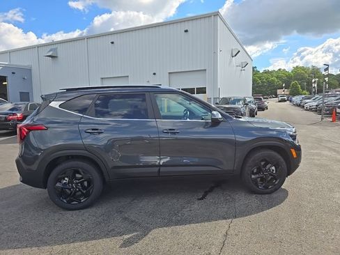 Certified 2026 Kia Seltos EX w/ EX Sunroof Package AWD/4WD image 9