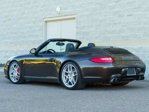 Used 2010 Porsche 911 Carrera S RWD image 3