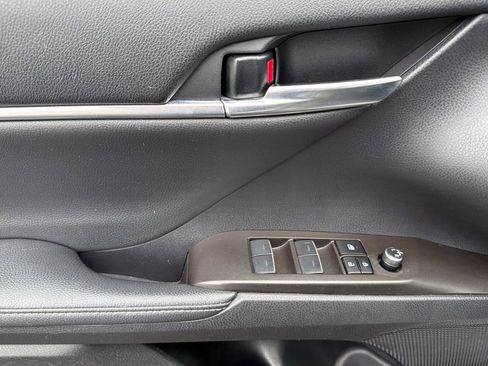 Used 2024 Toyota Camry XSE FWD image 8