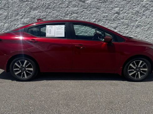 Used 2020 Nissan Versa SV FWD image 2