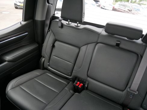 Used 2024 GMC Sierra 1500 SLT AWD/4WD image 12