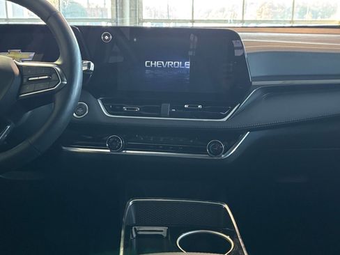 Used 2025 Chevrolet Equinox LT image 25